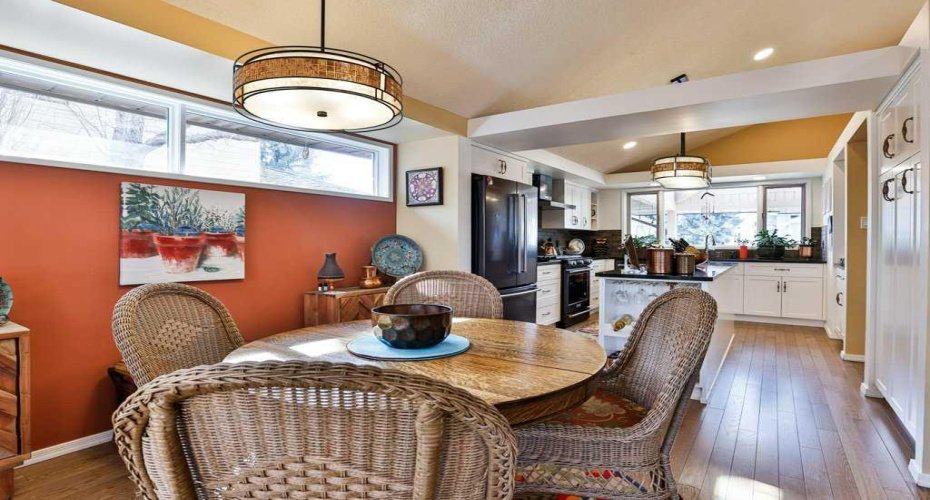 18 Coachwood Road, Lethbridge, Alberta T1K 6B5, 4 Bedrooms Bedrooms, ,3 BathroomsBathrooms,Residential,For Sale,Coachwood,A2296650