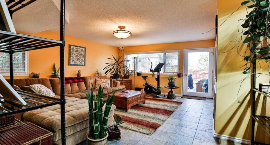 18 Coachwood Road, Lethbridge, Alberta T1K 6B5, 4 Bedrooms Bedrooms, ,3 BathroomsBathrooms,Residential,For Sale,Coachwood,A2296650