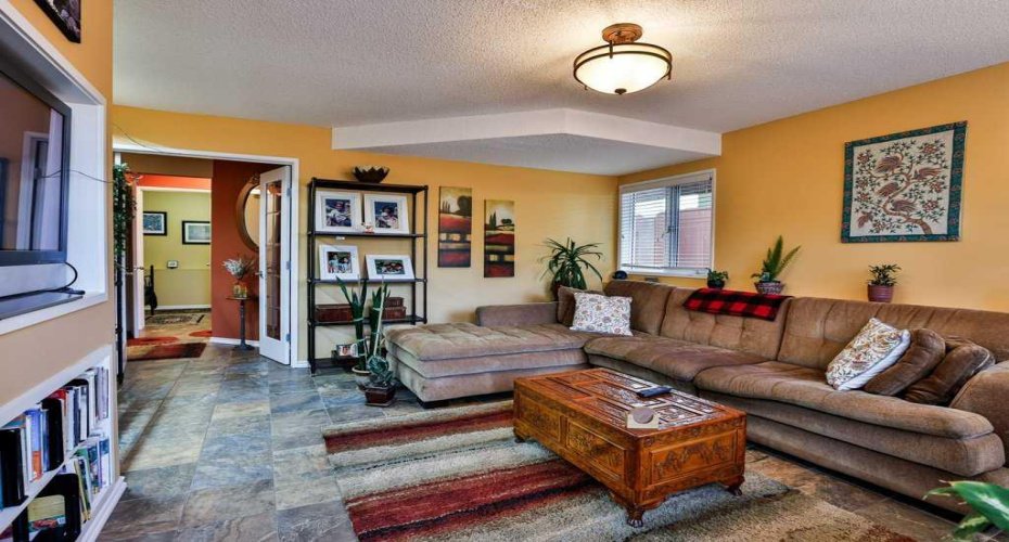 18 Coachwood Road, Lethbridge, Alberta T1K 6B5, 4 Bedrooms Bedrooms, ,3 BathroomsBathrooms,Residential,For Sale,Coachwood,A2296650