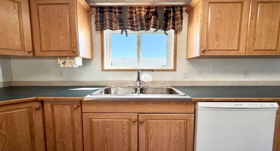 57 142070 TR 191, Rural Newell, County of, Alberta T1R 0S1, 3 Bedrooms Bedrooms, ,2 BathroomsBathrooms,Residential,For Sale,191,A2297045