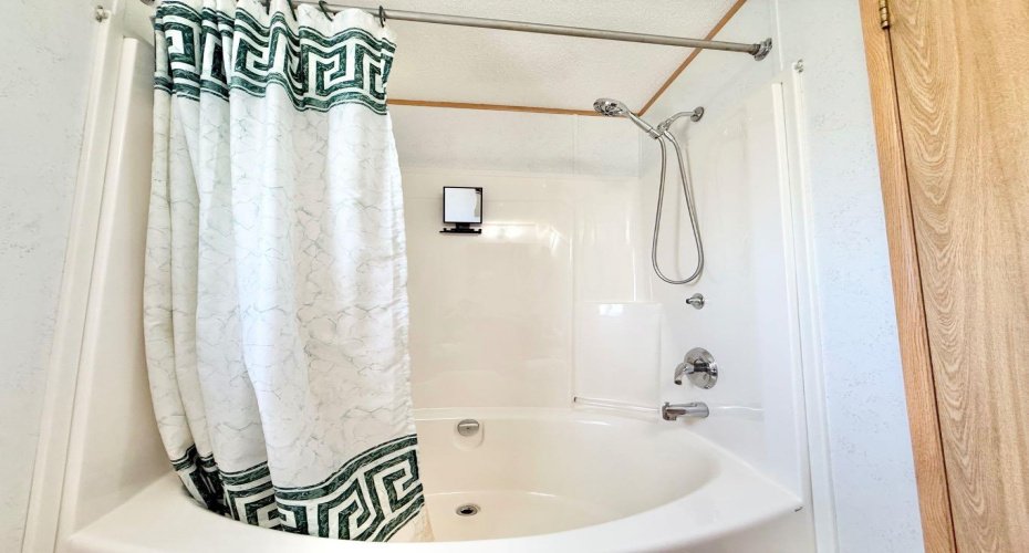 57 142070 TR 191, Rural Newell, County of, Alberta T1R 0S1, 3 Bedrooms Bedrooms, ,2 BathroomsBathrooms,Residential,For Sale,191,A2297045