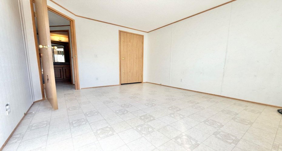 57 142070 TR 191, Rural Newell, County of, Alberta T1R 0S1, 3 Bedrooms Bedrooms, ,2 BathroomsBathrooms,Residential,For Sale,191,A2297045