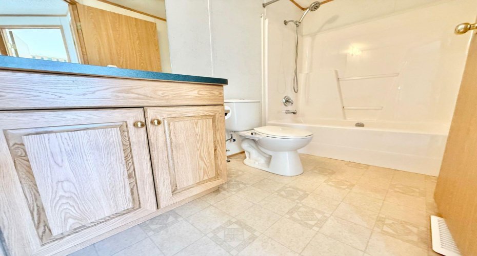 57 142070 TR 191, Rural Newell, County of, Alberta T1R 0S1, 3 Bedrooms Bedrooms, ,2 BathroomsBathrooms,Residential,For Sale,191,A2297045