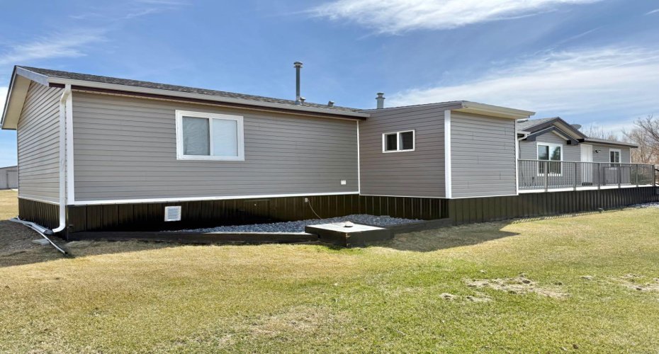 57 142070 TR 191, Rural Newell, County of, Alberta T1R 0S1, 3 Bedrooms Bedrooms, ,2 BathroomsBathrooms,Residential,For Sale,191,A2297045