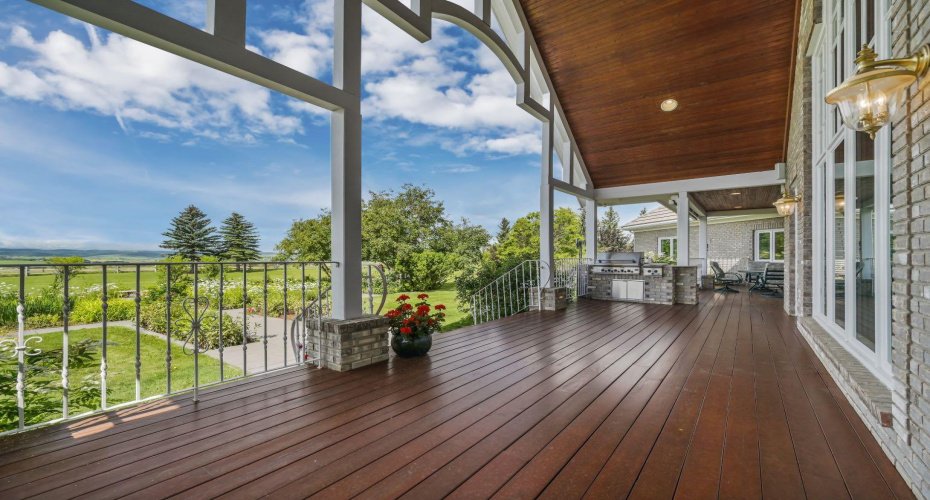 234009 48 Street, De Winton, Alberta T0L0X0, 5 Bedrooms Bedrooms, ,6 BathroomsBathrooms,Residential,For Sale,48,A2297588