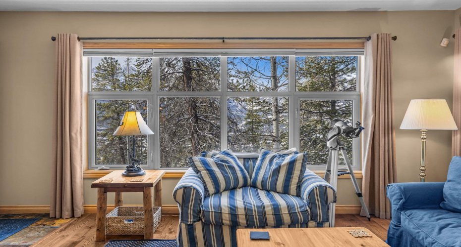 3 Aspen Glen, Canmore, Alberta T1W 1A6, 3 Bedrooms Bedrooms, ,2 BathroomsBathrooms,Residential,For Sale,Aspen,A2298095