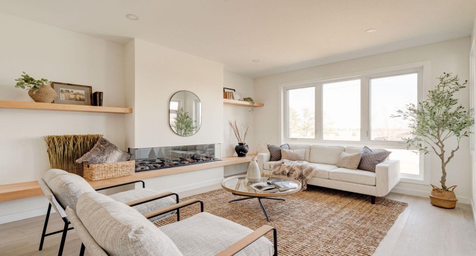 Picture/Staging from 39B Moncton Road NE