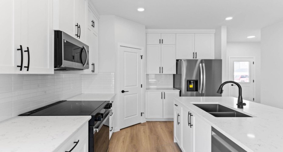 231 Vista Road, Crossfield, Alberta T0M 0S0, 4 Bedrooms Bedrooms, ,3 BathroomsBathrooms,Residential,For Sale,Vista,A2298496