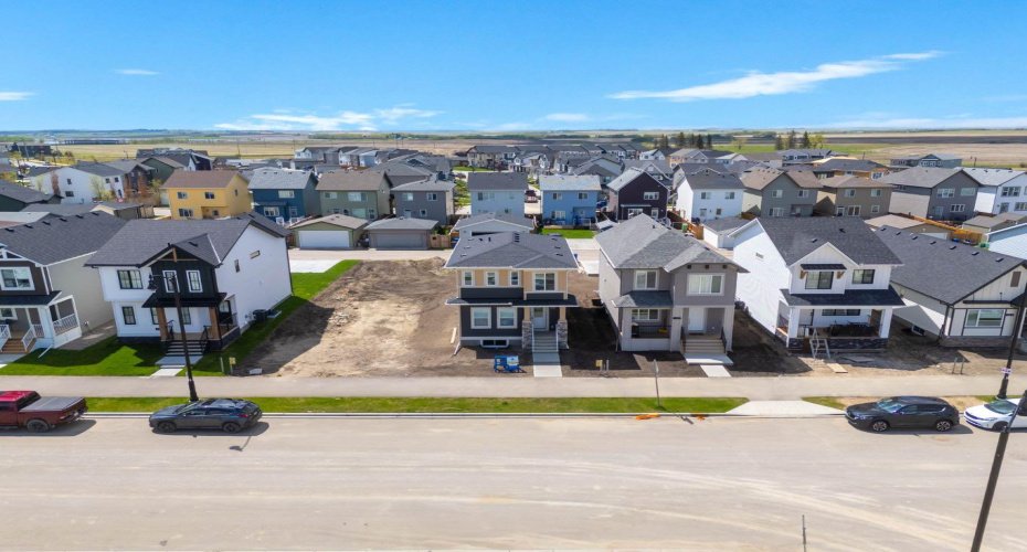 231 Vista Road, Crossfield, Alberta T0M 0S0, 4 Bedrooms Bedrooms, ,3 BathroomsBathrooms,Residential,For Sale,Vista,A2298496