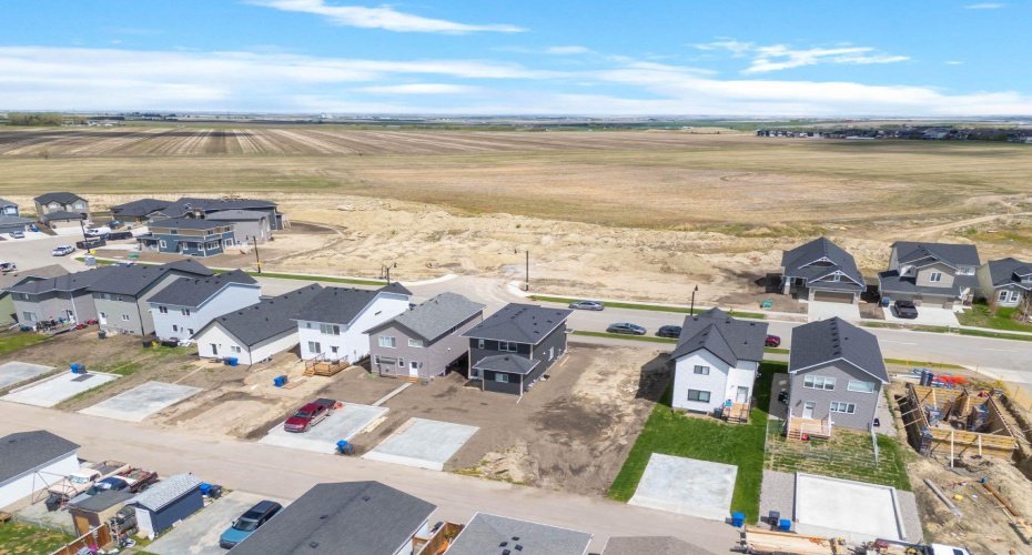 231 Vista Road, Crossfield, Alberta T0M 0S0, 4 Bedrooms Bedrooms, ,3 BathroomsBathrooms,Residential,For Sale,Vista,A2298496