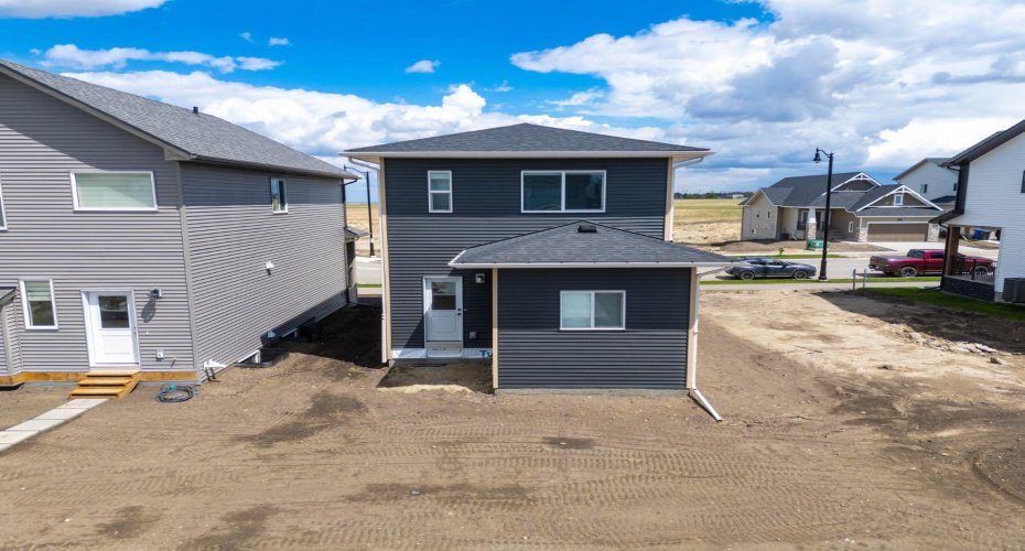 231 Vista Road, Crossfield, Alberta T0M 0S0, 4 Bedrooms Bedrooms, ,3 BathroomsBathrooms,Residential,For Sale,Vista,A2298496