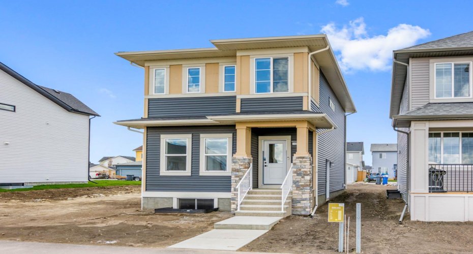 231 Vista Road, Crossfield, Alberta T0M 0S0, 4 Bedrooms Bedrooms, ,3 BathroomsBathrooms,Residential,For Sale,Vista,A2298496