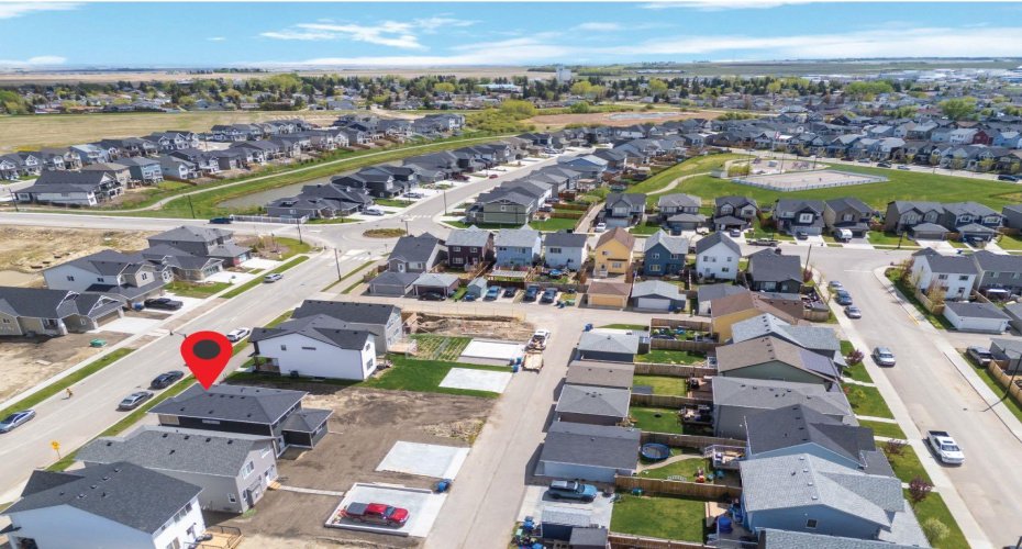 231 Vista Road, Crossfield, Alberta T0M 0S0, 4 Bedrooms Bedrooms, ,3 BathroomsBathrooms,Residential,For Sale,Vista,A2298496