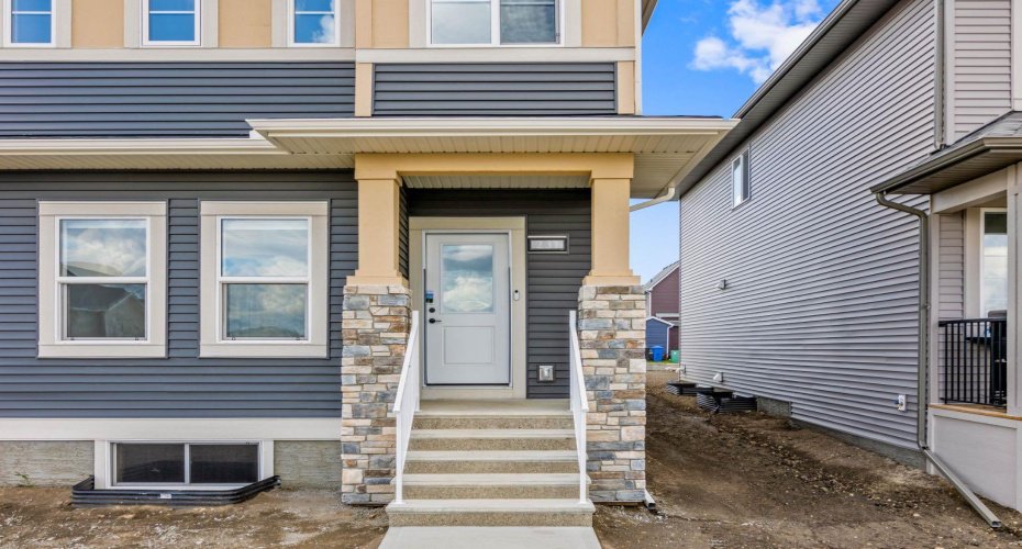 231 Vista Road, Crossfield, Alberta T0M 0S0, 4 Bedrooms Bedrooms, ,3 BathroomsBathrooms,Residential,For Sale,Vista,A2298496