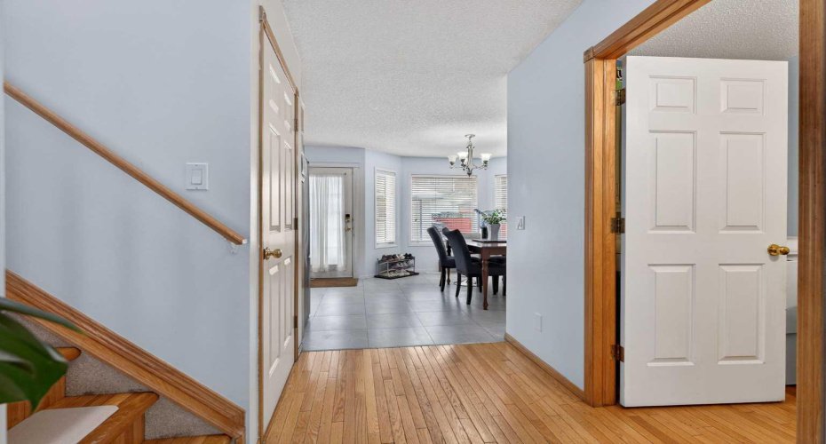 14 Hidden Ranch Hill, Calgary, Alberta T3A 5X6, 4 Bedrooms Bedrooms, ,3 BathroomsBathrooms,Residential,For Sale,Hidden Ranch,A2298503