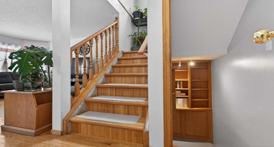 14 Hidden Ranch Hill, Calgary, Alberta T3A 5X6, 4 Bedrooms Bedrooms, ,3 BathroomsBathrooms,Residential,For Sale,Hidden Ranch,A2298503