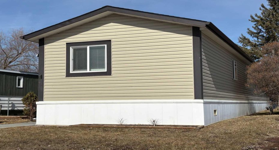 4000 Minto Street, Penhold, Alberta T0M 1R0, 3 Bedrooms Bedrooms, ,2 BathroomsBathrooms,Mobile,For Sale,Minto,A2298878