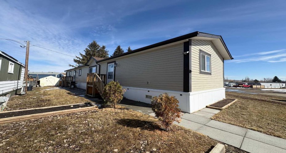 4000 Minto Street, Penhold, Alberta T0M 1R0, 3 Bedrooms Bedrooms, ,2 BathroomsBathrooms,Mobile,For Sale,Minto,A2298878