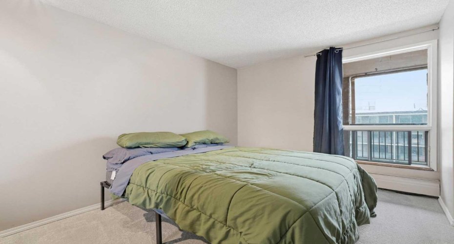 718 12 Avenue, Calgary, Alberta T2R 0H7, 2 Bedrooms Bedrooms, ,1 BathroomBathrooms,Residential,For Sale,12,A2299180