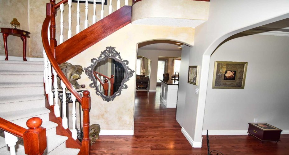 148 Scenic View Close, Calgary, Alberta T3L1Z4, 4 Bedrooms Bedrooms, ,4 BathroomsBathrooms,Residential,For Sale,Scenic View,A2300501