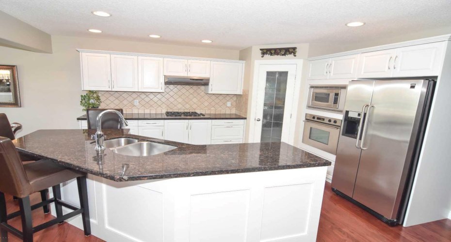 148 Scenic View Close, Calgary, Alberta T3L1Z4, 4 Bedrooms Bedrooms, ,4 BathroomsBathrooms,Residential,For Sale,Scenic View,A2300501