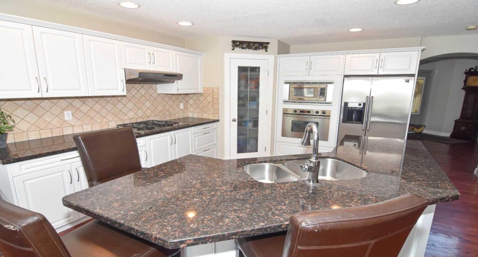 148 Scenic View Close, Calgary, Alberta T3L1Z4, 4 Bedrooms Bedrooms, ,4 BathroomsBathrooms,Residential,For Sale,Scenic View,A2300501