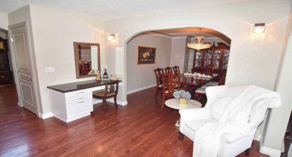 148 Scenic View Close, Calgary, Alberta T3L1Z4, 4 Bedrooms Bedrooms, ,4 BathroomsBathrooms,Residential,For Sale,Scenic View,A2300501