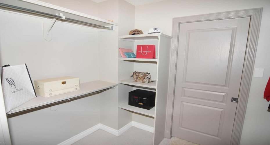 148 Scenic View Close, Calgary, Alberta T3L1Z4, 4 Bedrooms Bedrooms, ,4 BathroomsBathrooms,Residential,For Sale,Scenic View,A2300501