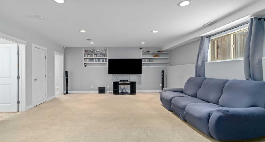 117 Violet Street, Fort McMurray, Alberta T9K 0H2, 5 Bedrooms Bedrooms, ,3 BathroomsBathrooms,Residential,For Sale,Violet,A2300667