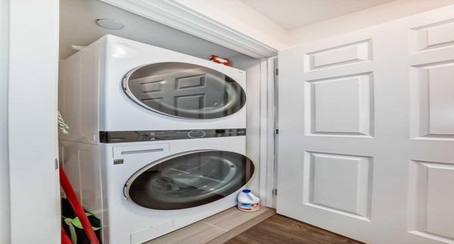 In unit Washer/Dryer