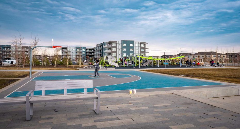 40 Carrington Plaza, Calgary, Alberta T3P 1X7, 2 Bedrooms Bedrooms, ,2 BathroomsBathrooms,Residential,For Sale,Carrington,A2301038