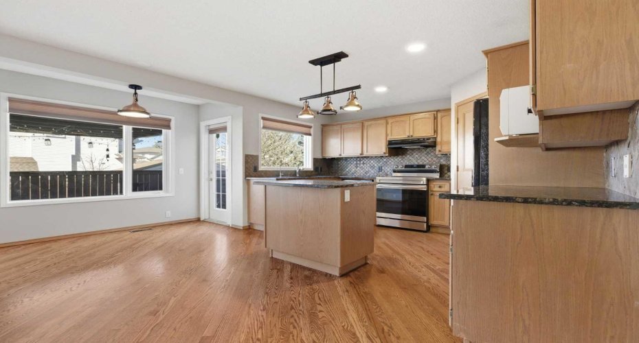 105 Crystalridge Drive, Okotoks, Alberta T1S 1P4, 5 Bedrooms Bedrooms, ,4 BathroomsBathrooms,Residential,For Sale,Crystalridge,A2301384