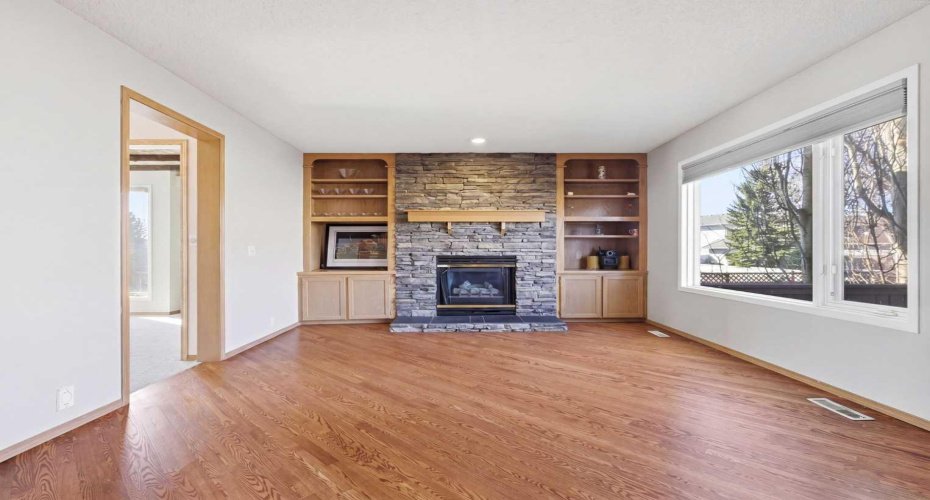 105 Crystalridge Drive, Okotoks, Alberta T1S 1P4, 5 Bedrooms Bedrooms, ,4 BathroomsBathrooms,Residential,For Sale,Crystalridge,A2301384