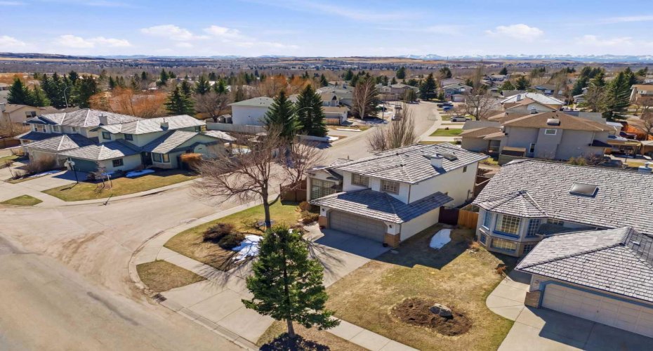 105 Crystalridge Drive, Okotoks, Alberta T1S 1P4, 5 Bedrooms Bedrooms, ,4 BathroomsBathrooms,Residential,For Sale,Crystalridge,A2301384