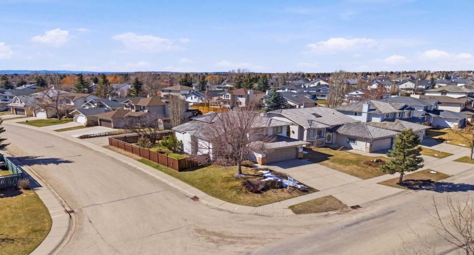 105 Crystalridge Drive, Okotoks, Alberta T1S 1P4, 5 Bedrooms Bedrooms, ,4 BathroomsBathrooms,Residential,For Sale,Crystalridge,A2301384