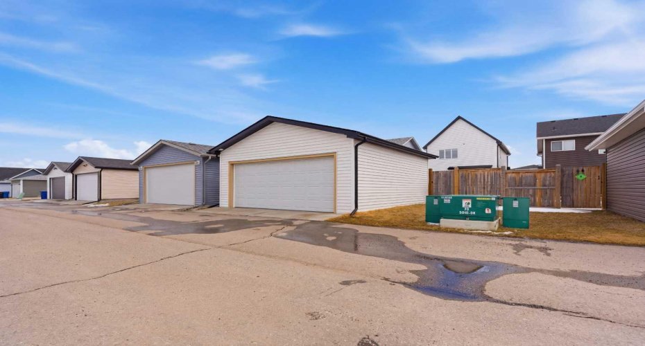 53 Amery Crescent, Crossfield, Alberta T0M 0S0, 3 Bedrooms Bedrooms, ,3 BathroomsBathrooms,Residential,For Sale,Amery,A2301531