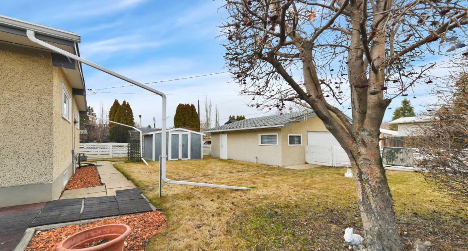 3333 43 Avenue, Red Deer, Alberta T4N3B2, 4 Bedrooms Bedrooms, ,2 BathroomsBathrooms,Residential,For Sale,43,A2301561