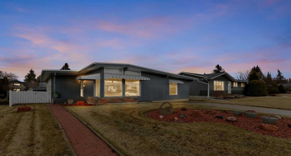 3333 43 Avenue, Red Deer, Alberta T4N3B2, 4 Bedrooms Bedrooms, ,2 BathroomsBathrooms,Residential,For Sale,43,A2301561