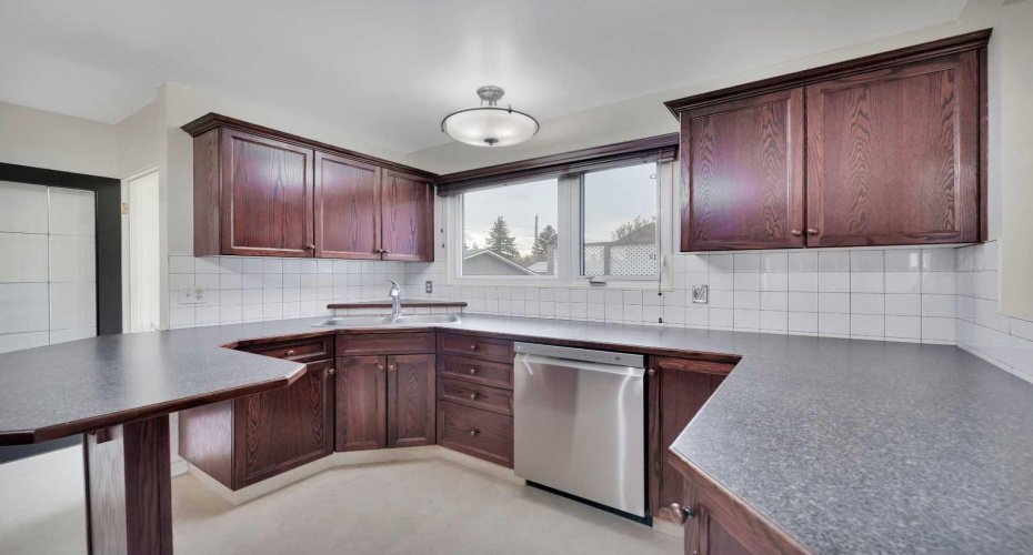 3333 43 Avenue, Red Deer, Alberta T4N3B2, 4 Bedrooms Bedrooms, ,2 BathroomsBathrooms,Residential,For Sale,43,A2301561