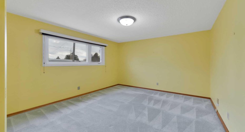 3333 43 Avenue, Red Deer, Alberta T4N3B2, 4 Bedrooms Bedrooms, ,2 BathroomsBathrooms,Residential,For Sale,43,A2301561