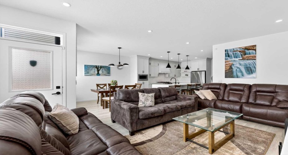 41 Copperhead Road, Calgary, Alberta T2Z 5H1, 4 Bedrooms Bedrooms, ,4 BathroomsBathrooms,Residential,For Sale,Copperhead,A2301656