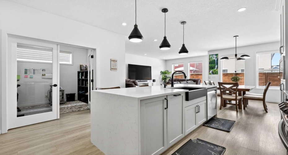 41 Copperhead Road, Calgary, Alberta T2Z 5H1, 4 Bedrooms Bedrooms, ,4 BathroomsBathrooms,Residential,For Sale,Copperhead,A2301656