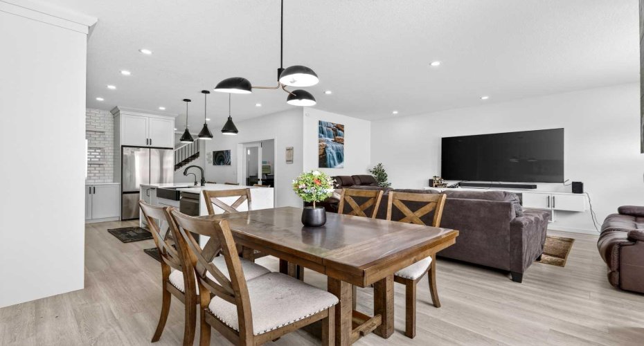 41 Copperhead Road, Calgary, Alberta T2Z 5H1, 4 Bedrooms Bedrooms, ,4 BathroomsBathrooms,Residential,For Sale,Copperhead,A2301656