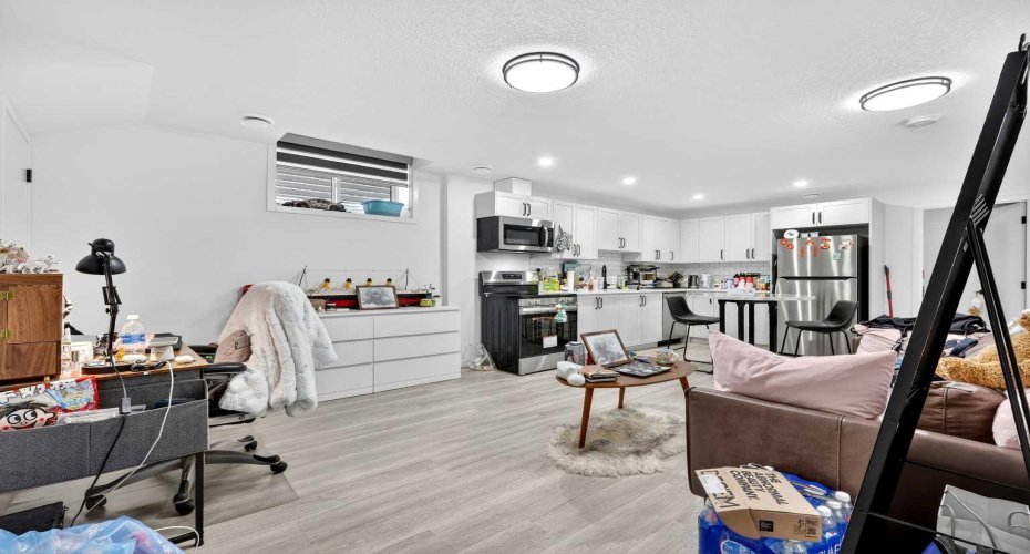 41 Copperhead Road, Calgary, Alberta T2Z 5H1, 4 Bedrooms Bedrooms, ,4 BathroomsBathrooms,Residential,For Sale,Copperhead,A2301656