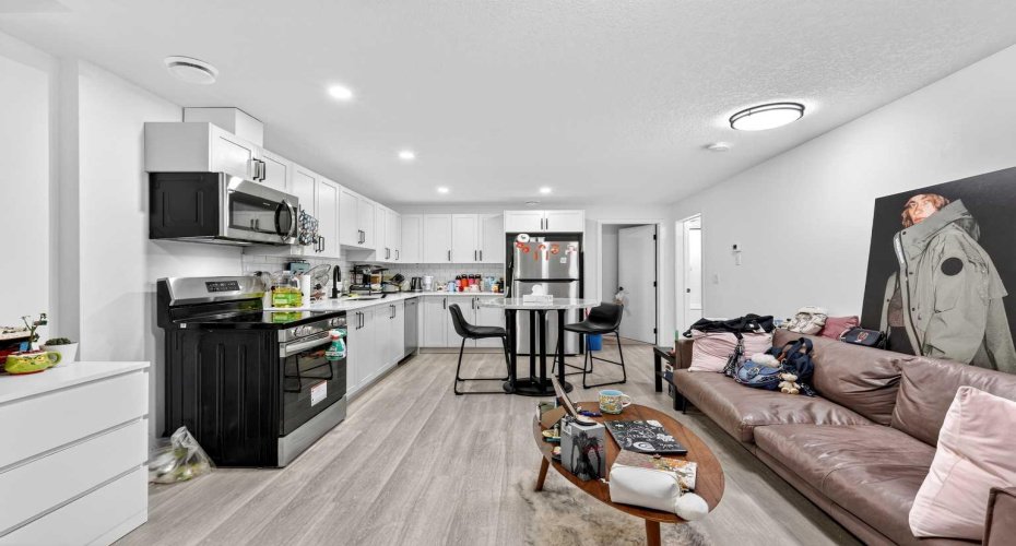 41 Copperhead Road, Calgary, Alberta T2Z 5H1, 4 Bedrooms Bedrooms, ,4 BathroomsBathrooms,Residential,For Sale,Copperhead,A2301656