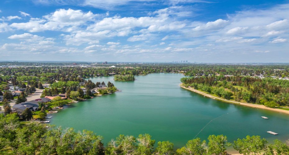 127 Lake Placid Close, Calgary, Alberta T2J 5A5, 4 Bedrooms Bedrooms, ,3 BathroomsBathrooms,Residential,For Sale,Lake Placid,A2301674