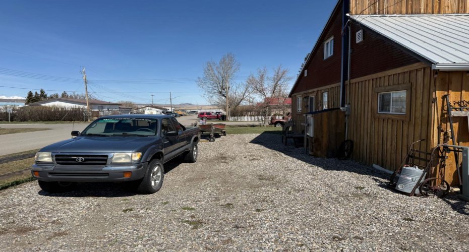 205 Hamilton Avenue, Lundbreck, Alberta T0K 1H0, 3 Bedrooms Bedrooms, ,2 BathroomsBathrooms,Residential,For Sale,Hamilton,A2301711