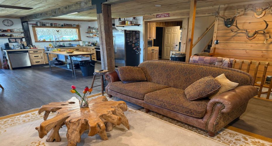 205 Hamilton Avenue, Lundbreck, Alberta T0K 1H0, 3 Bedrooms Bedrooms, ,2 BathroomsBathrooms,Residential,For Sale,Hamilton,A2301711