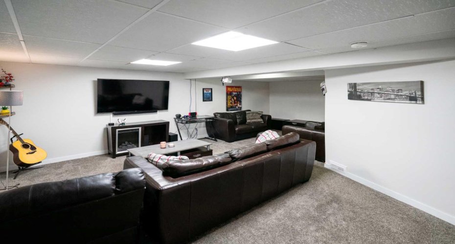 6706 Marler Drive, Camrose, Alberta T4V 3R3, 4 Bedrooms Bedrooms, ,2 BathroomsBathrooms,Residential,For Sale,Marler,A2301769