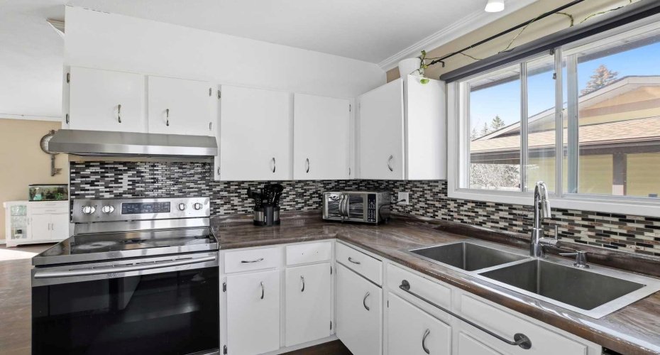 Main Floor - Kitchen